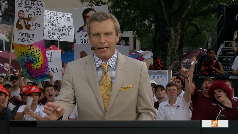 Illustration for article titled "Malzahn Eats Blue Waffles": Your College GameDay Sign Roundup